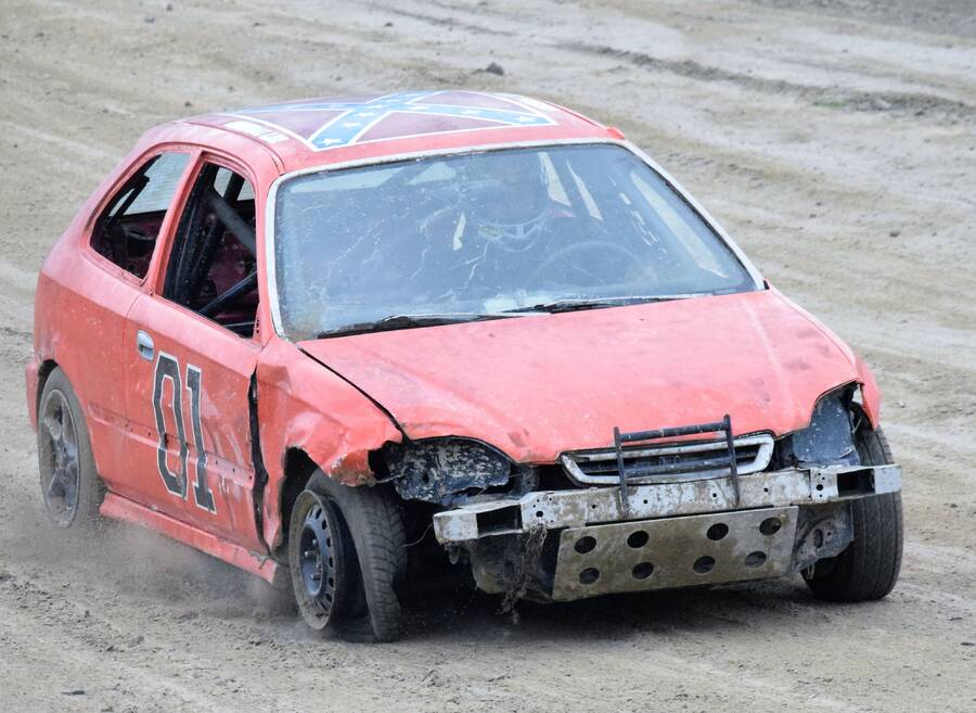 <p>KEVIN MCBAIN PHOTO</p><p>No tire. No problem. This driver proves that you really can drive on three tires during action at the Roughneck Off Road Racing stock car racing.</p>